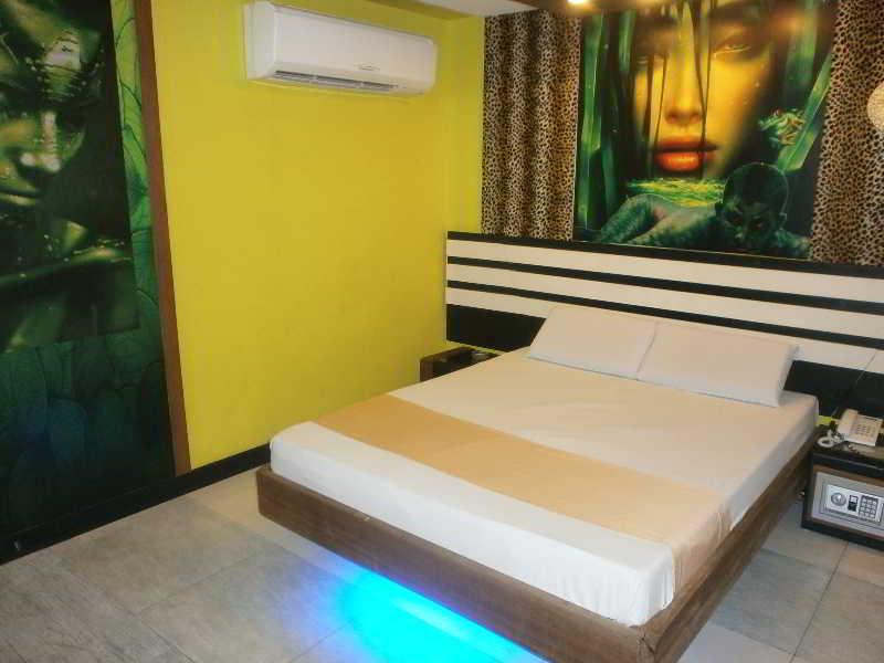 Hotel Dream World Las Piñas Exterior foto