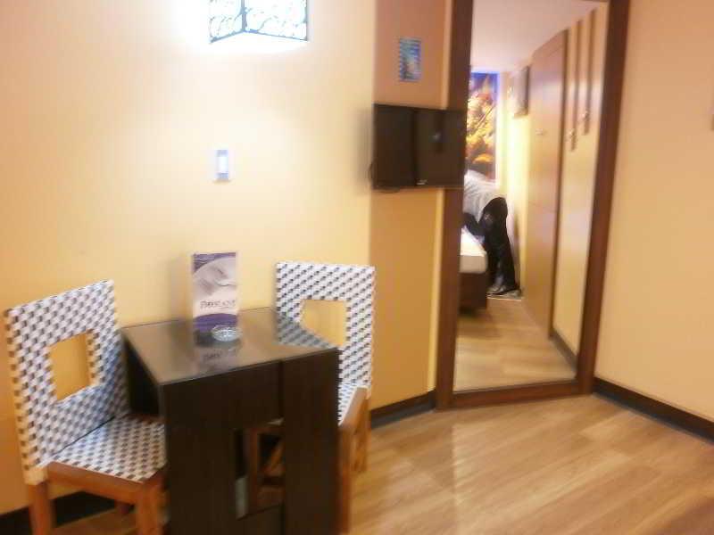 Hotel Dream World Las Piñas Exterior foto